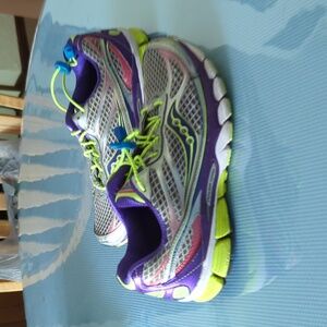 Saucony ride 7 shoes